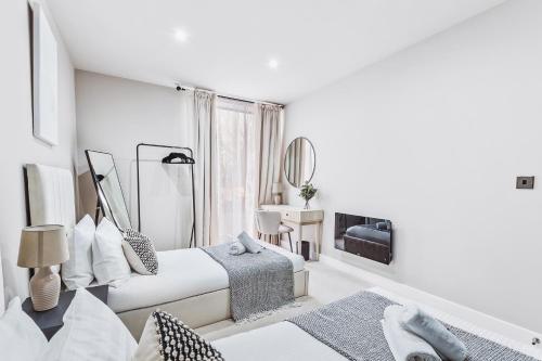 Stylish new-build, FREE parking, 10 minutes to NEC & BHX airport, Бирмингем (фото 2)