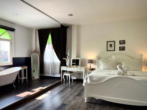 room detail thumbnail 0