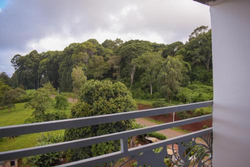 Balkon/Terrasse, Marvel Homes Modern 1BR Fast WiFi Balcony Near Town Perfect for Work & Stay in Meru