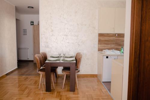 Lux 010, Pirot (Foto 6)