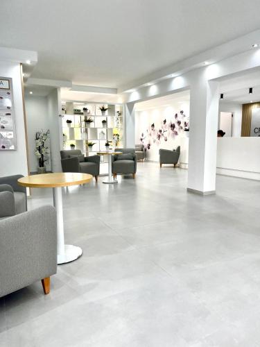 大堂, 克里斯蒂娜公寓 (Apartamentos Cristina) in 三瑟維拉