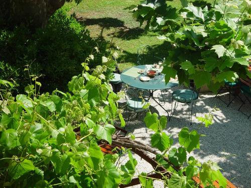 Le Domaine des Grès Luberon - Hôtel - Restaurant Sous les Platanes - Restaurant 901 côté piscine – Lagnes