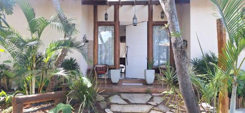 Casa praiana em condominio com lazer in Vila Luiza