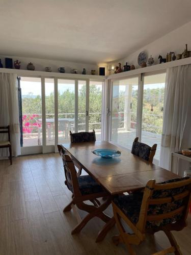 Iekārtas, Poly's hill-house close to the beach in Akti Idras (Argolis)