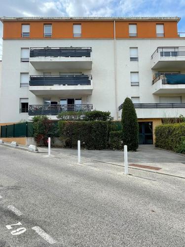 Appartement calme avec vue montagnes marseille in Saint-Marcel