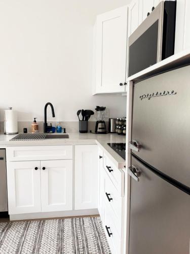 Cozy 2BR Escape in West LA - CM-HH in Hidden Hills, USA