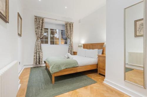Haven in Central London, easy walk to Museums, London (photo 2)