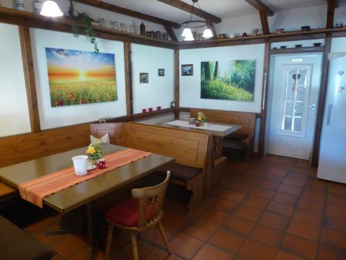 Landhotel Auerose Garni in Neu Kosenow