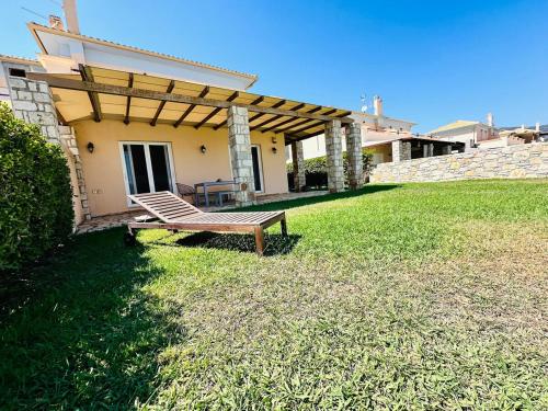 Villa Onar Nafpaktos with private pool in Antirrio