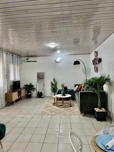 One-Bedroom Apartment image 10