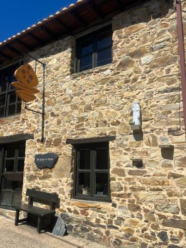 Ieeja, The Pilgrim Stone - Vegan B&B in Santa Colomba De Somoza