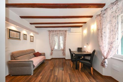 Apartment Aldora 4