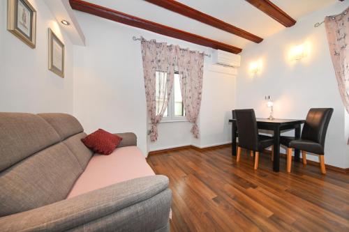 Apartment Aldora 2