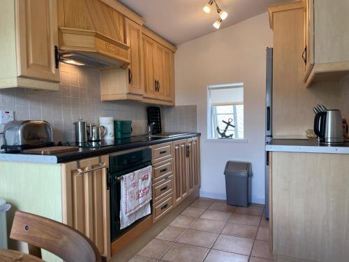 Midsummer cottage in Killinick