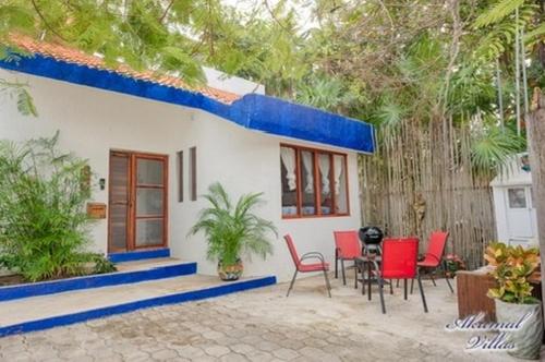 Casita Sunray Private pool and beach access, King beds in Akumal, Mexico