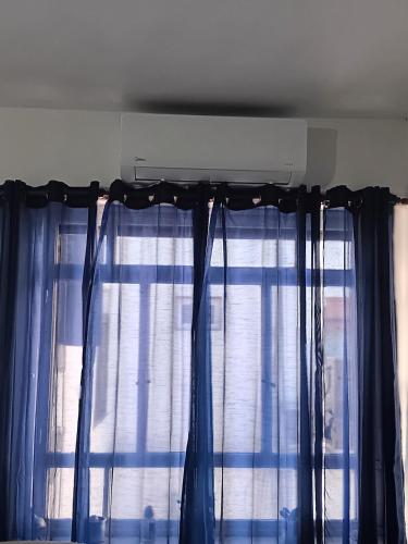 One-Bedroom Apartment image 2