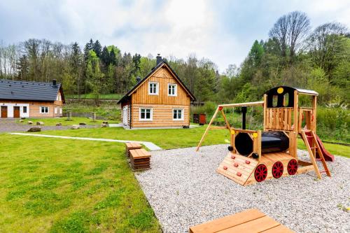 Parque infantil, Chalupy Adršpach (Chalupy Adrspach) in Harrachov