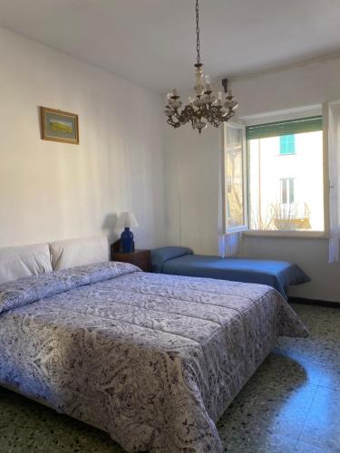 One-Bedroom Apartment image 6