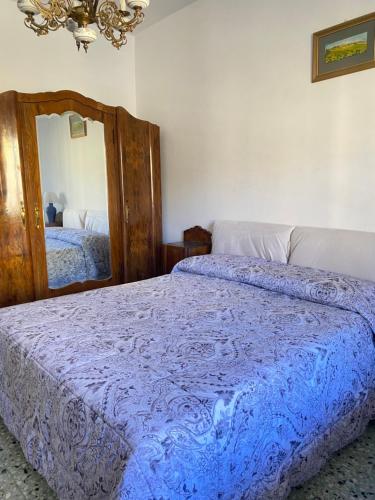 One-Bedroom Apartment image 5