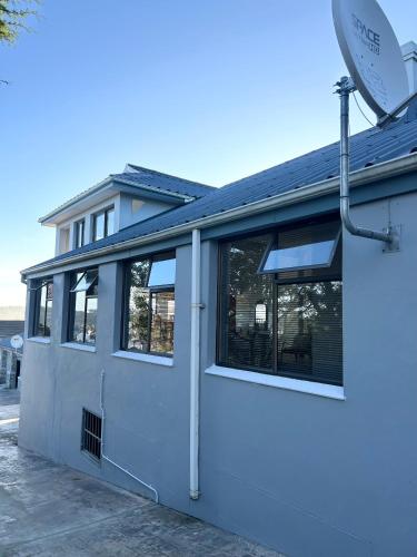 Colline Sainté Beach House (Colline Sainte Beach House) in 포트 알프레드