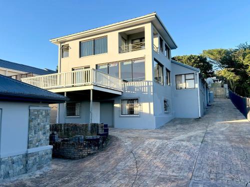 Colline Sainté Beach House (Colline Sainte Beach House) in 포트 알프레드