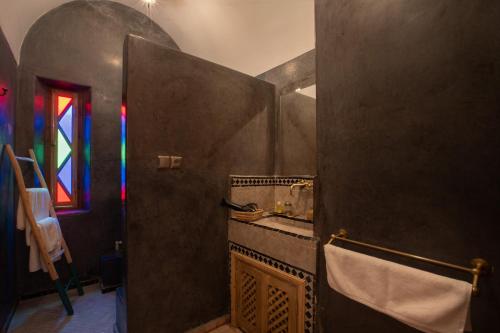 room detail thumbnail 2