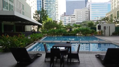 Kler Condo Garden with City View
