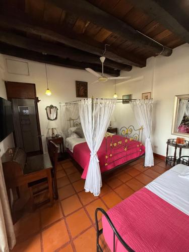Deluxe Room (2 Adults + 1 Child) image 1