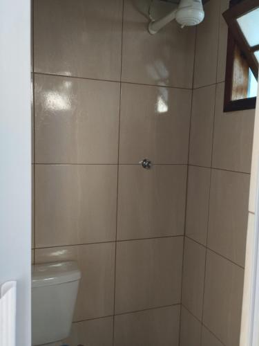 Suite com piscina S Pedro da Aldeia in ปอร์โตดัลเดยา