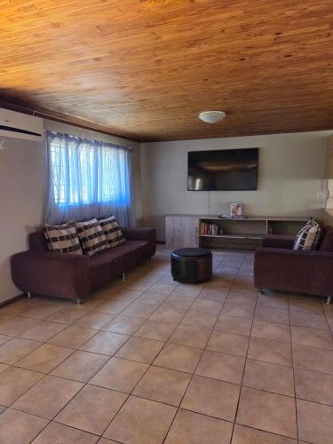 The WhiteHouse FarmHouse Overnight Stay in Modderrivier