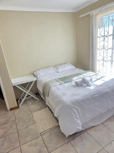 The WhiteHouse FarmHouse Overnight Stay in Modderrivier