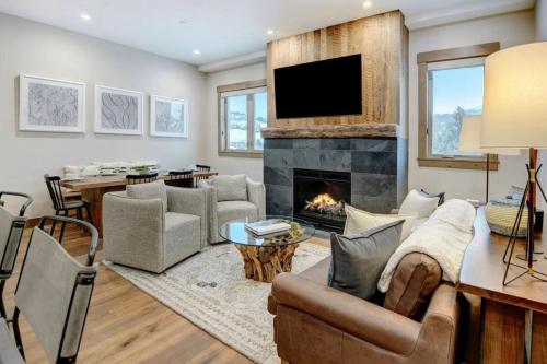 4BR Winter Park Oasis - Sleeps 9 - Ski-In and Hot Tub