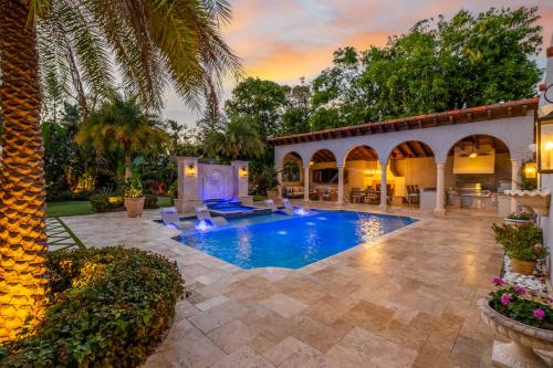 Fruit and Botanical Garden Estate 2 miles to downtown EV VR24-00151 in Indian Beach-Sapphire Shores