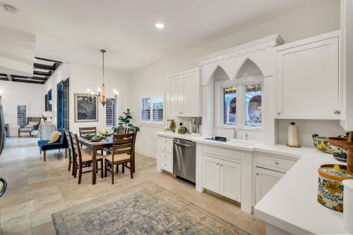 Fruit and Botanical Garden Estate 2 miles to downtown EV VR24-00151 in Indian Beach-Sapphire Shores