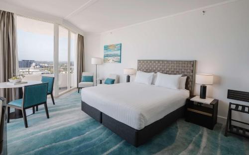 Sunset Oceanview Corner Room image 7