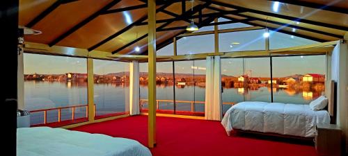 Los uros Jakana Lodge