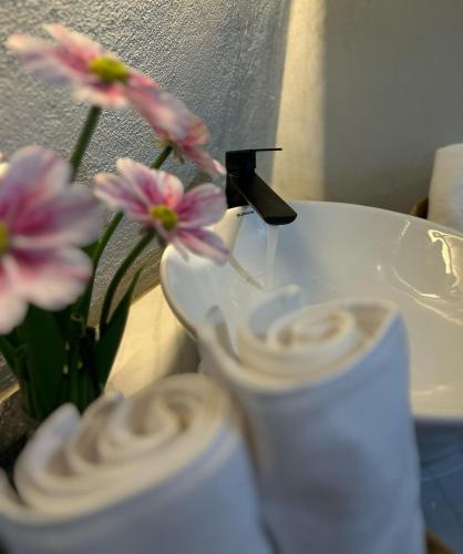 One-Bedroom Apartment image 9