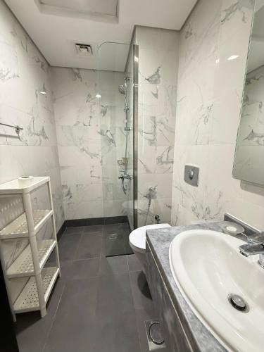 StoneTree - Cozy and Modern 1 BR - image 7