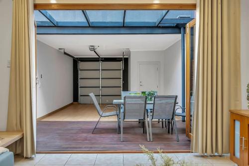 Létesítmények, Urban Junction - Walk to Mawson Lakes Dining & Shops in Mawson Tavak