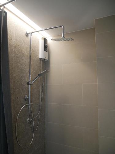 Standard Queen Room image 4
