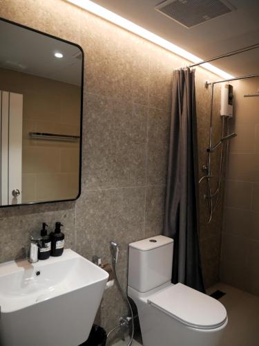 Standard Queen Room image 3