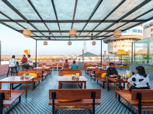 The Hosteller Jaipur, MI Road - 레스토랑