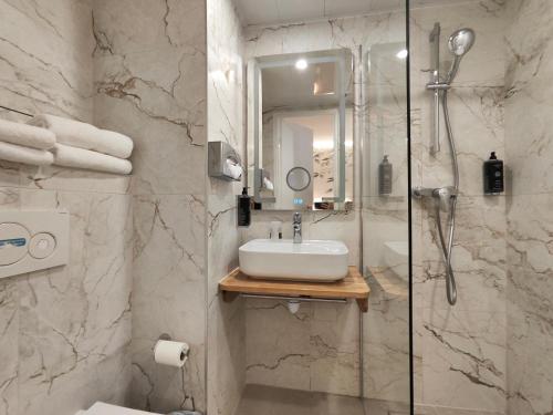 55 Hôtel Montparnasse - image 14