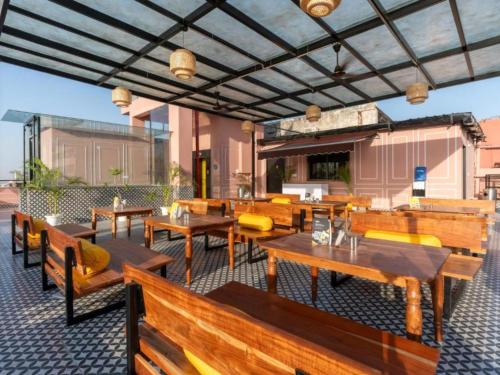 The Hosteller Jaipur, MI Road - 레스토랑