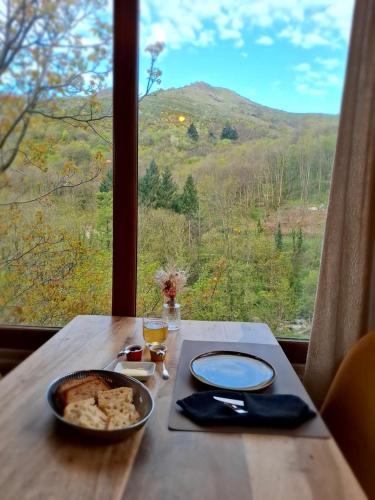 Ételek és italok, Auberge Arthéa (Auberge Arthea) in Laviolle