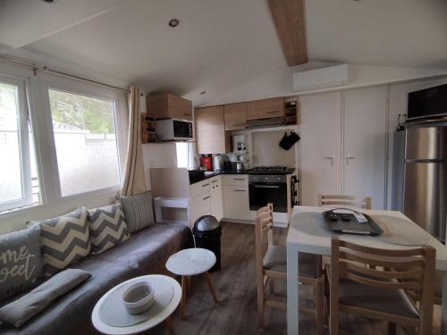 Facilities, mobil home Vias plage near Le Saint Pierre