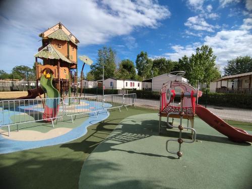 Playground, mobil home Vias plage near Le Saint Pierre