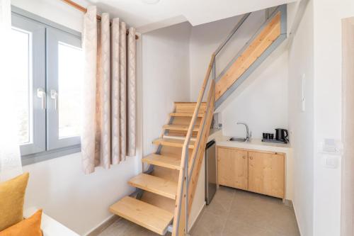 Dauti Gold Suites in Mesaria