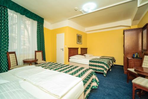 Quadruple Room image 3