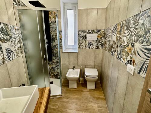 Double Room with Balcony image 10